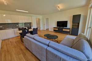 Furnished apartment Erstbezug mit EBK und Balkon: exklusive 4-Zimmer-Wohnung in Düsseldorf – Hildegard-Knef-Straße 103, 40549 Düsseldorf – Vorschaubild 1