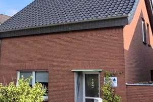 Einfamilienhaus mit Garten - Ideal für Familie und Gartenliebhaber

 – Die vollständige Adresse der Immobilie erhältst du vom Anbieter., 47228 Bergheim, Duisburg – Vorschaubild 1