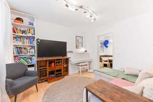 Charmantes Wohnhaus mit großer Dachterrasse & Garage in ruhiger Hoflage – Die vollständige Adresse der Immobilie erhältst du vom Anbieter., 70376 Neckarvorstadt, Stuttgart – Vorschaubild 4
