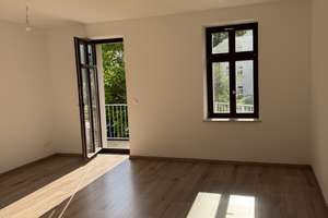 2 Raumwohnung, EBK, Balkon, Stellplatz