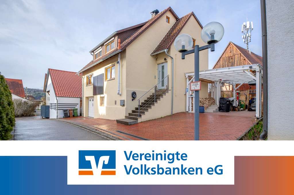 Immobilie in Simmozheim - Gemütliches EFH mit Terrasse, Garten und viel Platz für Ihre Fahrzeuge in Simmozheim! - Bild 0