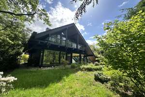 NEUWARMBÜCHEN (FELDRAND): FREISTEHENDES HOLZSTÄNDERHAUS MIT EINLIEGER-WHG AUF PARKÄHNL. GRUNDSTÜCK – Die vollständige Adresse der Immobilie erhältst du vom Anbieter., 30916 Isernhagen – Vorschaubild 2
