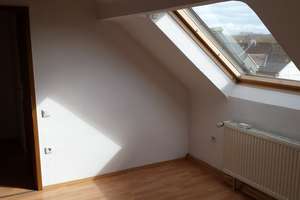 vier Zimmer DG Wohnung in Essen, Freisenbruch – Bochumer Landstraße 343, 45279 Freisenbruch, Essen – Vorschaubild 2