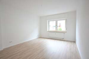 Frisch saniert!! 3,5-Zi. Wohnung mit Terrasse in der Innenstadt! WG geeignet! – Rechener Str. 9, 44787 Gleisdreieck, Bochum – Vorschaubild 3