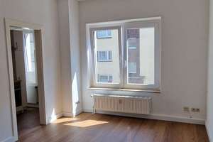 Helle 2-Zimmer-Wohnung mit Küche und Loggia mit Blick ins Grüne – Die vollständige Adresse der Immobilie erhältst du vom Anbieter., 45144 Frohnhausen, Essen – Vorschaubild 6