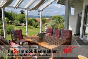 freistehendes Einfamilienhaus in ruhiger Wohnlage  
mit tollem Ausblick, Garten und Carport  – Die vollständige Adresse der Immobilie erhältst du vom Anbieter., 54292 Ruwer/Eitelsbach, Trier – Vorschaubild 1