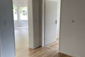 Wir erlassen Ihnen 2 Kaltmieten! Wunderschöne Erdgeschosswohnung mit Balkon! – Gablonzer Str.  36, 38259 Salzgitter-Bad, Salzgitter – Vorschaubild 2