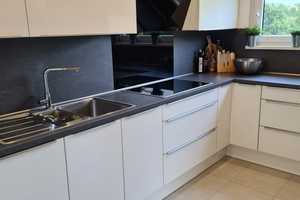Essen Schönebeck - möblierte und kernsanierte 3,5 Raum Wohnung mit Balkon, Einbauküche & 2 Bädern – Hopfenstraße 19, 45359 Essen – Vorschaubild 5