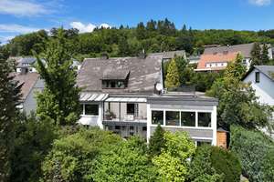 Großzügiges Einfamilienhaus mit Einliegerwohnung in ruhiger Aussichtslage und Schlossblick – Die vollständige Adresse der Immobilie erhältst du vom Anbieter., 35683 Dillenburg – Vorschaubild 2