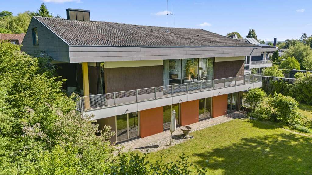 Immobilie in Bayreuth - Großzügiges Einfamilienhaus im Bauhausstil in Bayreuther Toplage mit traumhaftem Garten - Bild 1