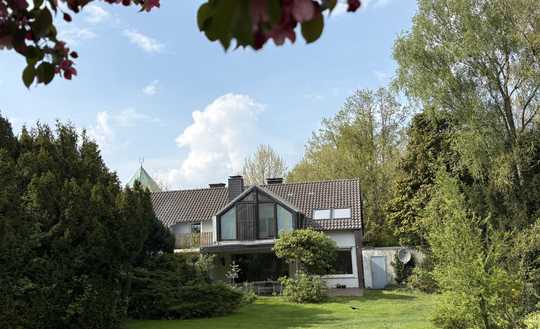 Charmantes Eigenheim mit idyllischem, parkähnlichem Gartengrundstück in zentraler Lage von Osterwick
