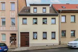 Reihenmittelhaus mit eigener Werkstatt und gepflegten Hof in urbaner Lage – Die vollständige Adresse der Immobilie erhältst du vom Anbieter., 99510 Apolda – Vorschaubild 1