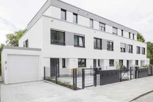 Familienfreundl., neuwertiges 6-Zi-Reihenhaus mit geh. Innenausstattung mit Grundwasser-Wärmepumpe – Freseniusstraße 115, 81247 München – Vorschaubild 2