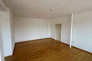 Schöne 3,5-Raum-Penthouse-Wohnung mit EBK und Balkon / Terrasse in Stuttgart – Obere Paulusstr. 105, 70197 Hasenberg, Stuttgart – Vorschaubild 4