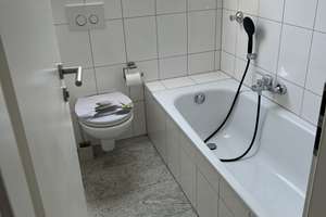 Sehr schön aufgeteilte Dachgeschosswohnung- ideal für Singles oder Paare! – Die vollständige Adresse der Immobilie erhältst du vom Anbieter., 46145 Alsfeld, Oberhausen – Vorschaubild 2