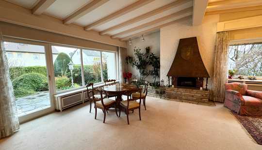 Bild von Eleganter Bungalow in Winkelbauweise – Ruhige Lage nahe den Weinbergen von Hochheim