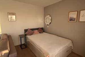 Vollmöblierte helle 1-Zimmer Wohnung am Luitpoldpark – München – Vorschaubild 2