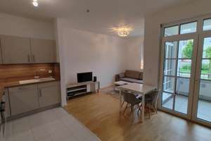 Möblierte 2-Zimmer-Wohnung mit Balkon in Berlin-Lankwitz – Leonorenstraße 35, 12247 Lankwitz, Berlin – Vorschaubild 1