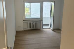 Helle 3-Zimmer-Wohnung | Erstbezug nach Komplettsanierung | nahe Brüsseler Platz | Südbalkon