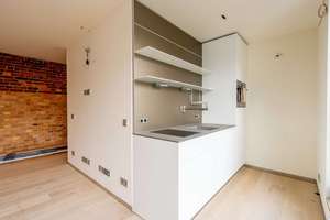 Deine Zweitwohnung? Studio Apartment mit Fahrstuhl im Dachgeschoss eines schönen Altbaus – Wühlischstraße 32, 10245 Friedrichshain, Berlin – Vorschaubild 7