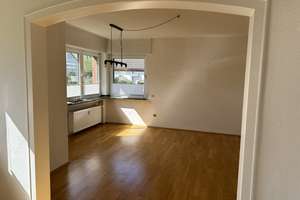 750 €, 85 m²,      2 Zimmer, Küche, Diele, Bad, Abstellkammer – Angerhauser Straße 63, 47259 Huckingen, Duisburg – Vorschaubild 2