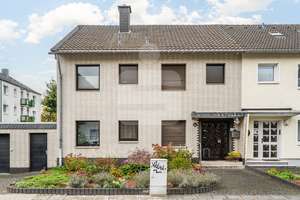 Solide Kapitalanlage im Kölner Norden: Zweifamilienhaus mit Garten & Garage! – Die vollständige Adresse der Immobilie erhältst du vom Anbieter., 50769 Worringen, Köln – Vorschaubild 2