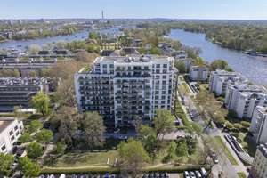 Skyline, Spa & Spreeblick – Außergewöhnliche Luxusresidenz in Berlin – Alt-Stralau 52, 10245 Friedrichshain, Berlin – Vorschaubild 3