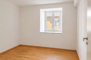 Freiraum neu definiert: 92 m² saniertes Wohnvergnügen für Familien oder Kapitalanleger – Die vollständige Adresse der Immobilie erhältst du vom Anbieter., 73525 Schwäbisch Gmünd – Vorschaubild 6