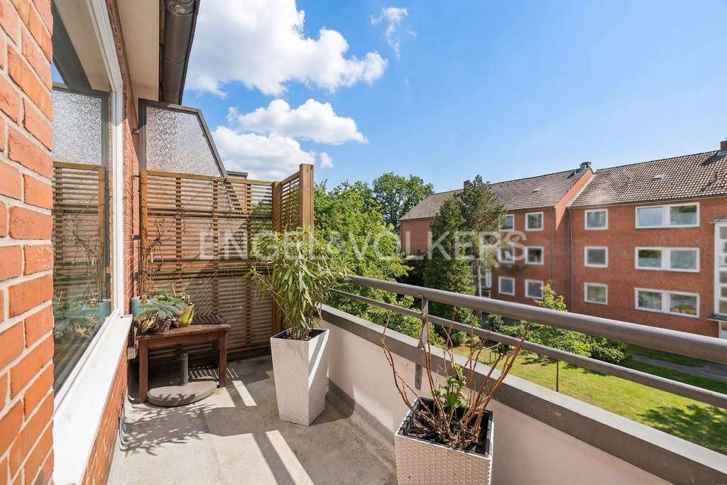 Immobilie in Norderstedt - Moderne 4-Zimmer-Wohnung mit Garage und Balkon - Bild 2