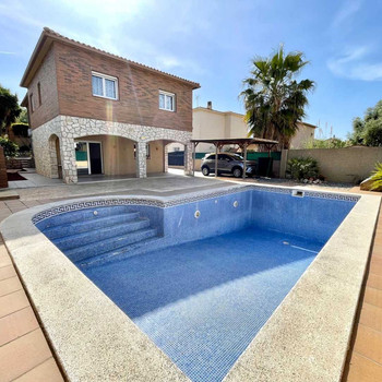 Freistehendes Haus oder Chalet zum Verkauf in der Calle Comtes de Barcelona