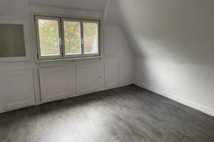 Gemütliche 2-Zi.-DG-Whng., absolut zentrumsnah und ruhig in schöner verkehrsberuhigter Weberstrasse! – Die vollständige Adresse der Immobilie erhältst du vom Anbieter., 70182 Rathaus, Stuttgart – Vorschaubild 4