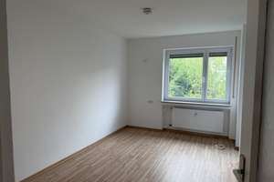 Stilvoll modernisiert: 4,5-Zimmer-Wohnung in Reutlingen – Die vollständige Adresse der Immobilie erhältst du vom Anbieter., 72762 Reutlingen-Mitte, Reutlingen – Vorschaubild 6