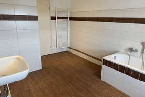 Anfragen NUR per E-Mail. Penthouse - Dachterrasse - Fahrstuhl - Kaminofen - EBK - Brhv. – Hafenstr. 188, 27568 Lehe, Bremerhaven – Vorschaubild 15