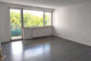 Komplett sanierte 3 Zimmer Wohnung mit Balkon in Gelsenkirchen zu vermieten