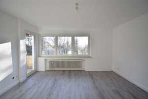 Idealer Grundriss! 3-Zimmer-Wohnung mit Balkon in Röttgersbach – Obere Holtener Straße 48, 47169 Duisburg – Vorschaubild 1