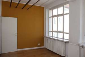 **Perfekte Aufteilung für eine WG**5-Zimmer-Wohnung im Altbaucharme** – Hohenzollernstr. 79, 75177 Nordstadt, Pforzheim – Vorschaubild 5