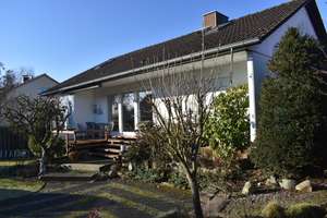 Wundervolles EFH mit Plesseblick im Herzen von Bovenden – Die vollständige Adresse der Immobilie erhältst du vom Anbieter., 37120 Bovenden – Vorschaubild 1