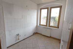 Wohnen & Vermieten: Mehrfamilienhaus mit Garten und Entwicklungspotenzial – Die vollständige Adresse der Immobilie erhältst du vom Anbieter., 9350 Lichtenstein/Sachsen – Vorschaubild 9