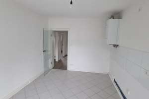 Modernisierte 2-Zimmer-Dachgeschosswohnung mit Balkon in Krefeld (mit Klimaanlage) – Schillerplatz 6, 47799 Cracau, Krefeld – Vorschaubild 2