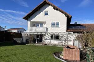 SEHR GEPFLEGTES EINFAMILIENHAUS IN RAMMINGEN – Die vollständige Adresse der Immobilie erhältst du vom Anbieter., 86871 Rammingen – Vorschaubild 1