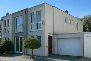 Hochwertige Doppelhaushälfte mit Garage und schönem Garten – Die vollständige Adresse der Immobilie erhältst du vom Anbieter., 45881 Schalke, Gelsenkirchen – Vorschaubild 1