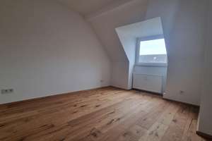 LEERSTEHENDE KERNSANIERTE 2 ZKB DG-WOHNUNG, NOBILIA-EBK UND KELLER IN RUHIGER LAGE OHNE PROVISION – Zorndorfstraße 17, 50737 Weidenpesch, Köln – Vorschaubild 11