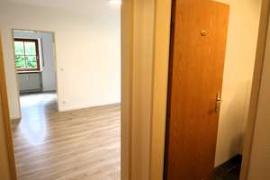 Sehr gepflegte 2-Zi.-Wohnung mit Terrasse und Stellplatz – Die vollständige Adresse der Immobilie erhältst du vom Anbieter., 94086 Bad Griesbach im Rottal – Vorschaubild 2