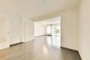 Exklusives RMH mit Garten, Garage, EBK und Terrasse zur Vermietung in Nürnberg - Pillenreuth – Die vollständige Adresse der Immobilie erhältst du vom Anbieter., 90455 Kornburg, Worzeldorf, Nürnberg – Vorschaubild 7