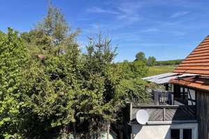 Saniertes 3 Familienhaus mit 3 Stellplätzen Balkon und Terrasse – Die vollständige Adresse der Immobilie erhältst du vom Anbieter., 73268 Erkenbrechtsweiler – Vorschaubild 2