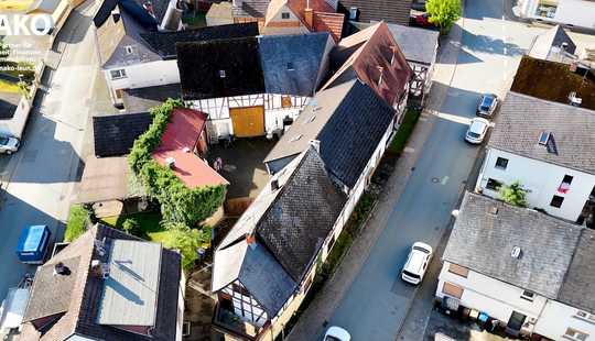 Bild von BRAUNFELS: 3 Wohneinheiten mit eigenem Innenhof und Nebengebäude