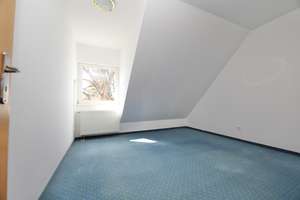 CA. 212,80 m² WOHN-/NUTZ - VOLL UNTERKELLERT & GUT GESCHNITTEN - RUHIG, ZENTRAL & GUTE INFRASTRUKTUR – Die vollständige Adresse der Immobilie erhältst du vom Anbieter., 13591 Staaken, Berlin – Vorschaubild 15