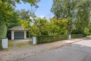 Charmante Villa mit parkähnlichem Grundstück in Othmarschen – Die vollständige Adresse der Immobilie erhältst du vom Anbieter., 22605 Othmarschen, Hamburg – Vorschaubild 2