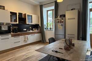 Hochwertige 3 Zimmer Wohnung mit Terrasse im Stadtkern von Traunstein