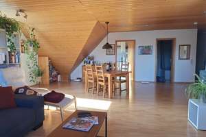 Wohnen mit Charakter: 2,5-Zimmer-Dachgeschosswohnung in Reutlingen -Ohmenhausen  – Brühlstraße 4, 72770 Ohmenhausen, Reutlingen – Vorschaubild 4